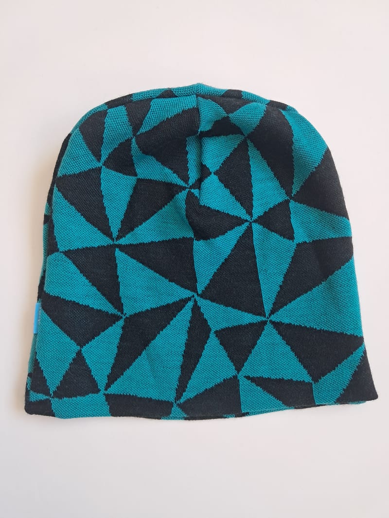 Czapka dziecięca ciepła, wzór w trójkąty, 100% merino