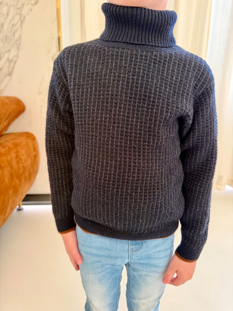 Dziecięcy sweter z golfem i fakturą waflową 4 lata