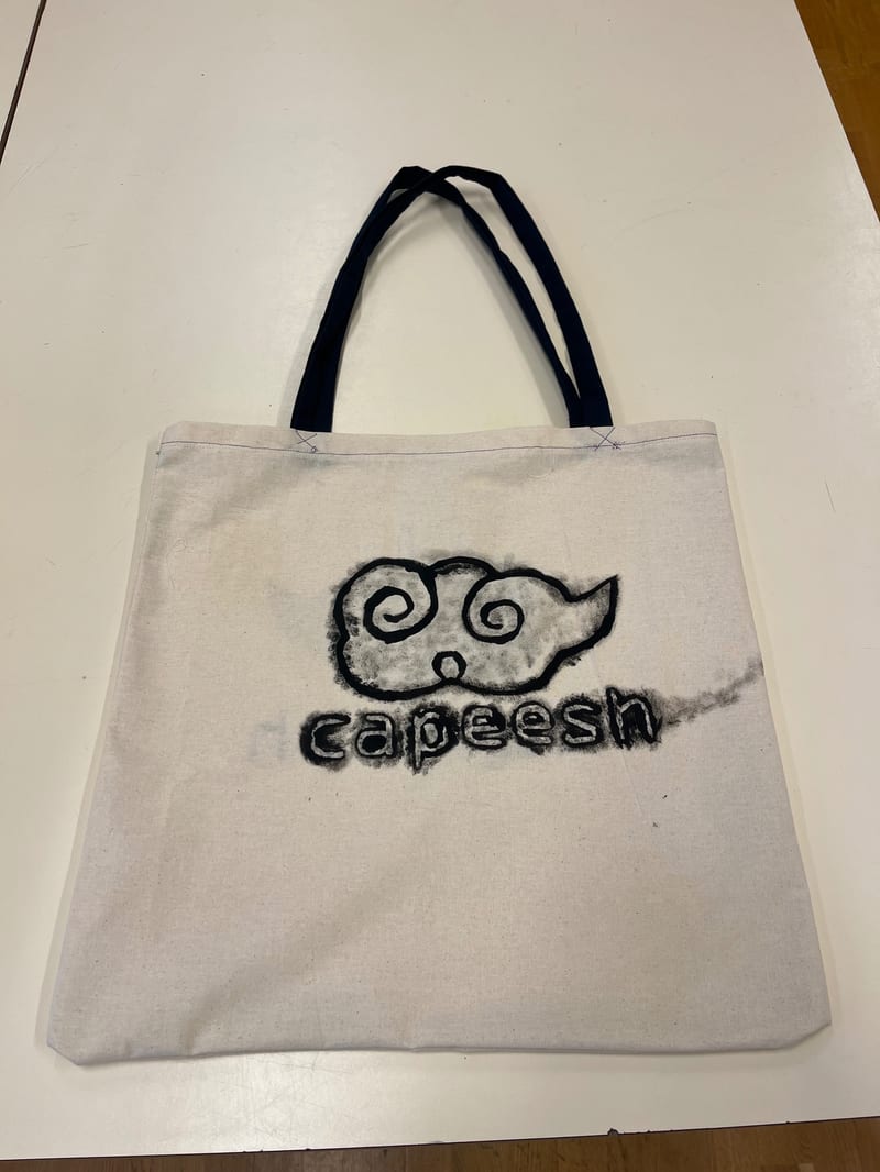 White tote-bag with da ‘peesh logo